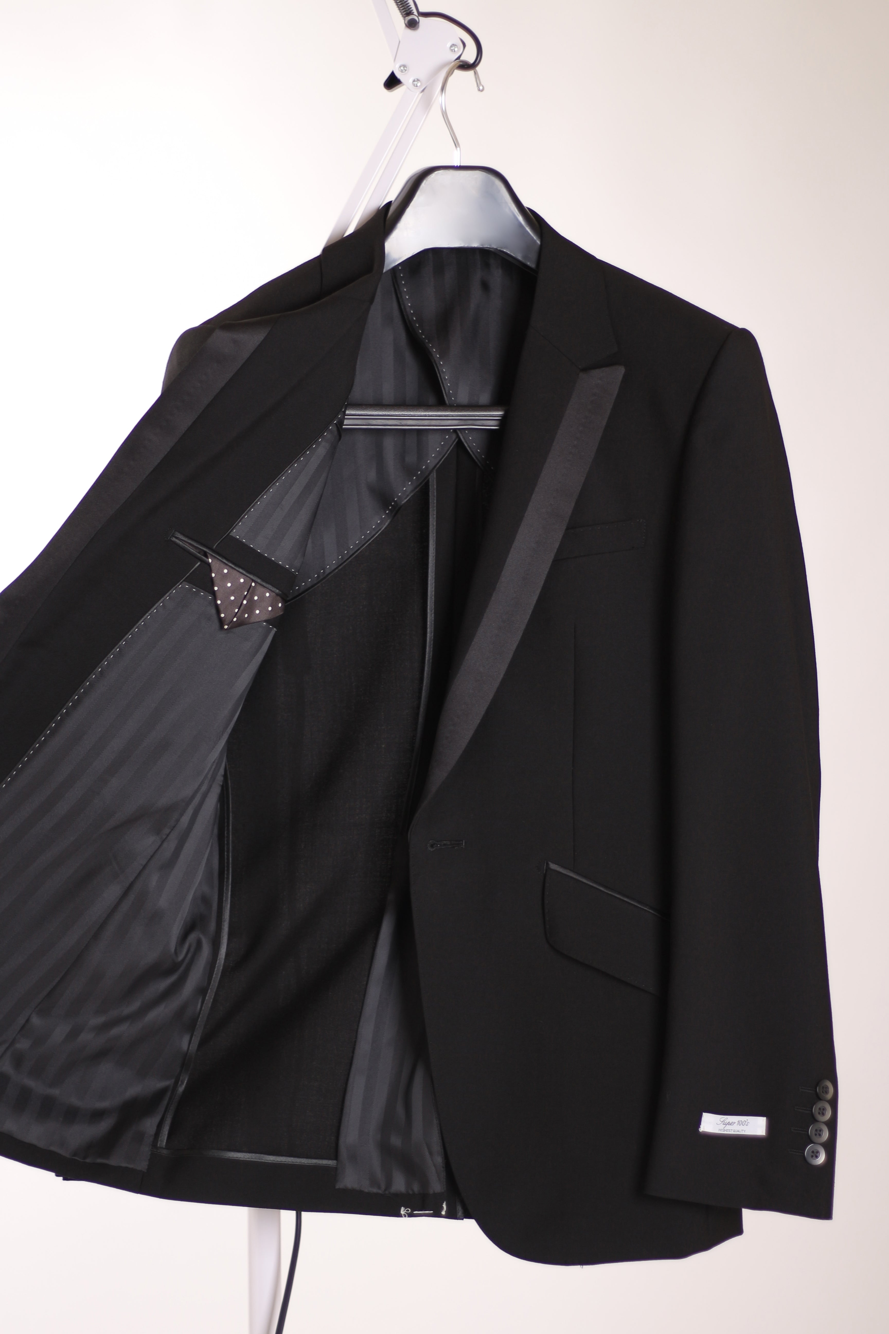 ★美品★ SOVEREIGN タキシード ピークドラペル グルカパンツ 黒 ☆美品☆ SOVEREIGN タキシード ピークドラペル グルカパンツ 黒